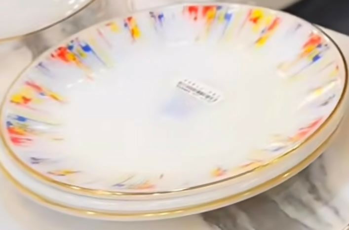 طقم صيني ٦٨قطعه مربع